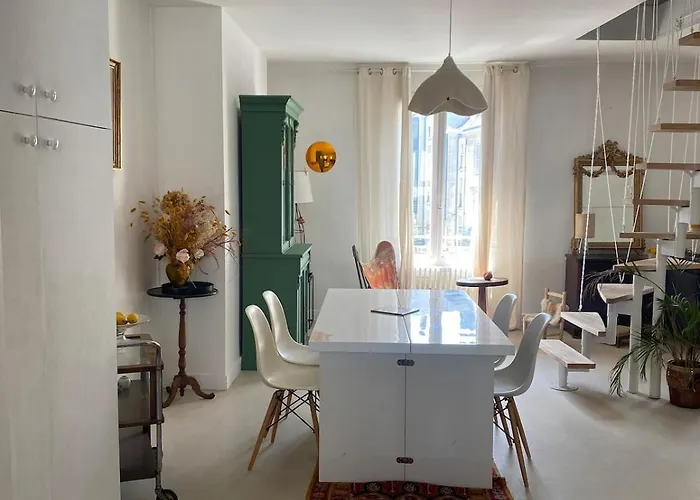 Apartment T3 Lumineux Et Moderne Plein Centre, Gare Et Tram A 50m *